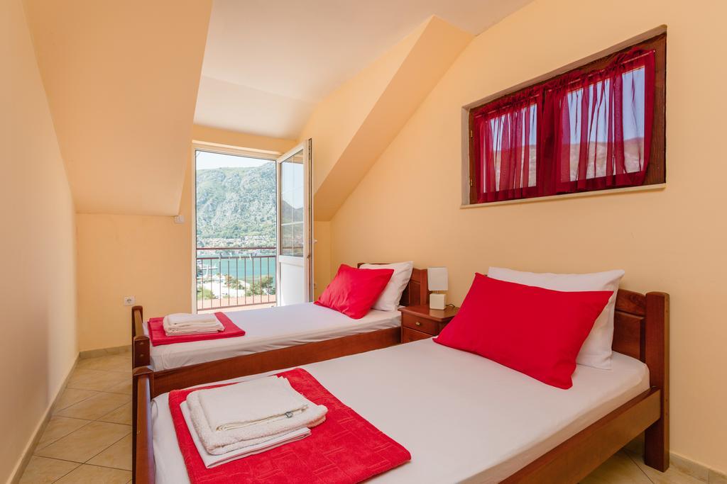 Apartments Feniks Kotor Exterior foto